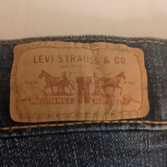 Levi’s Western Medium Wash Denim 10" Inseam Shorts Women’s Size 12 - Picture 8 of 16